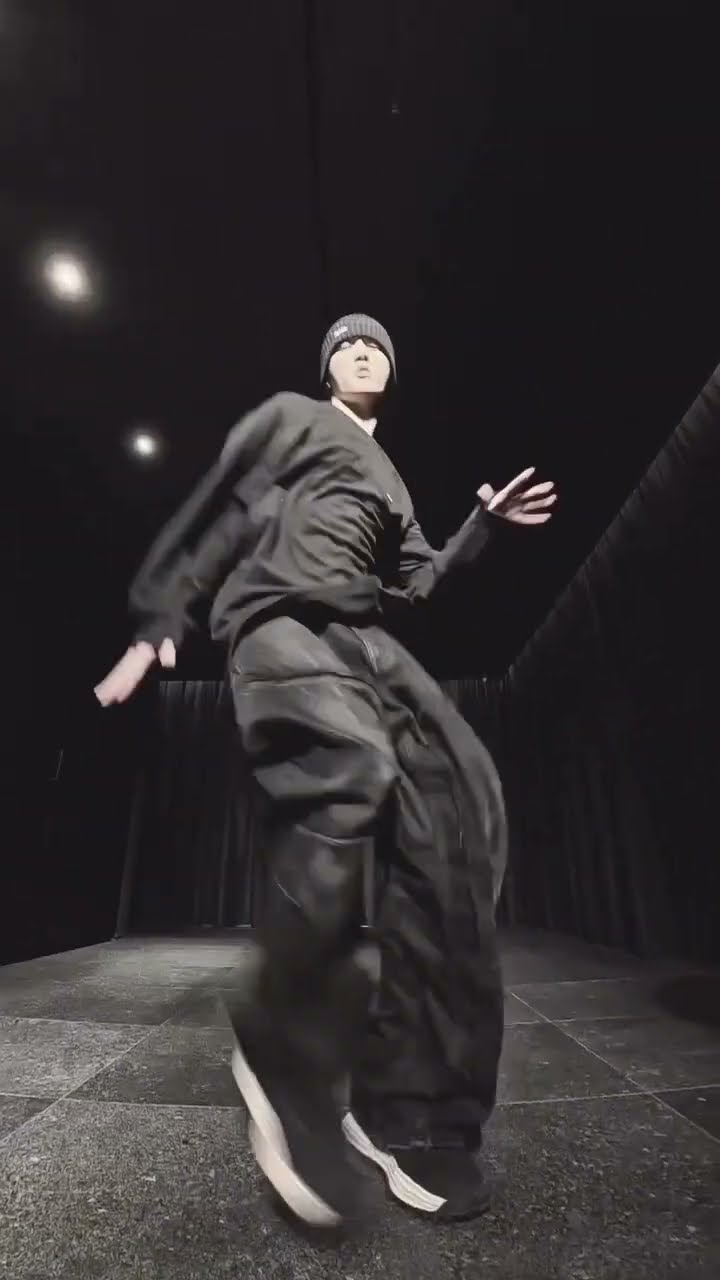 Jungkook of BTS impresses ARMY with swag moves | GMA Integrated