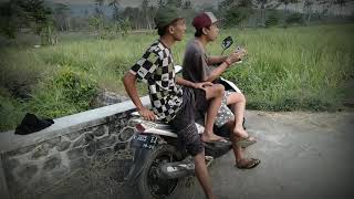 orang gila mah bebas 😁