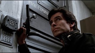 GoldenEye (1995) - James infiltrates the Russian washrooms | RetroMovies