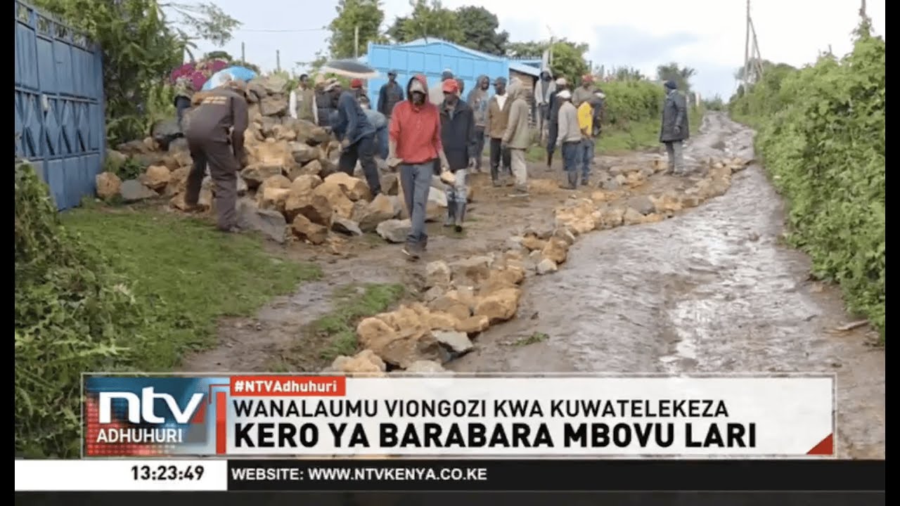Жители Киджабе, Лари, жалуются на плохое состояние дороги и вынуждены строить её самостоятельно.