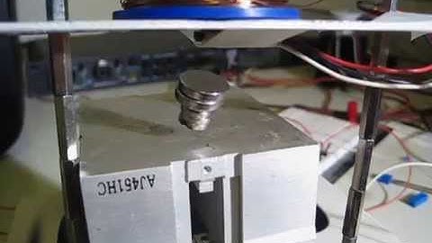 Levitron magnets react to the bass with FFT and arduino