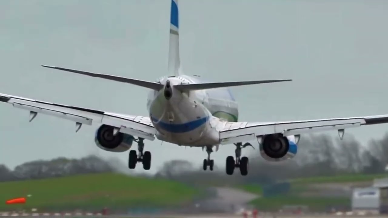 Pilot vs Storm: Extreme Crosswind Landing