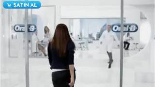 Gözde Mukavelat Melek De Esposa Joven Publicidad De Oral-B
