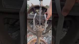 Dismounting / removing bearings with Puller #bearings #pullers