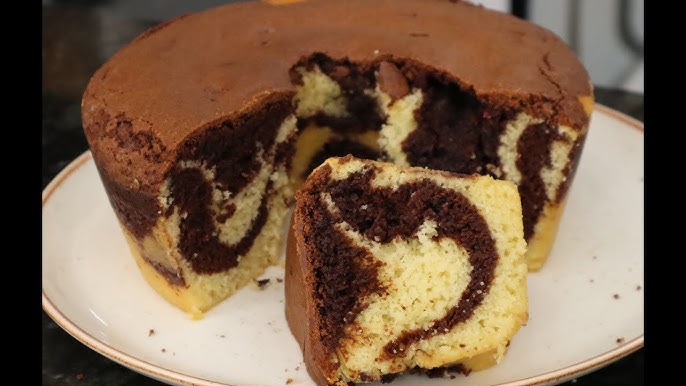 Metrópoles on X: ⏯️ Nada melhor do que um bolinho para acompanhar um café  e uma boa prosa com os amigos! Esse bolo de leite quente é a pedida certa:  fofinho e