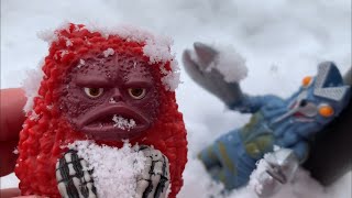 ウルトラ怪獣散歩(ピグモン)雪道を歩こう！！o(％)○ジュワッ