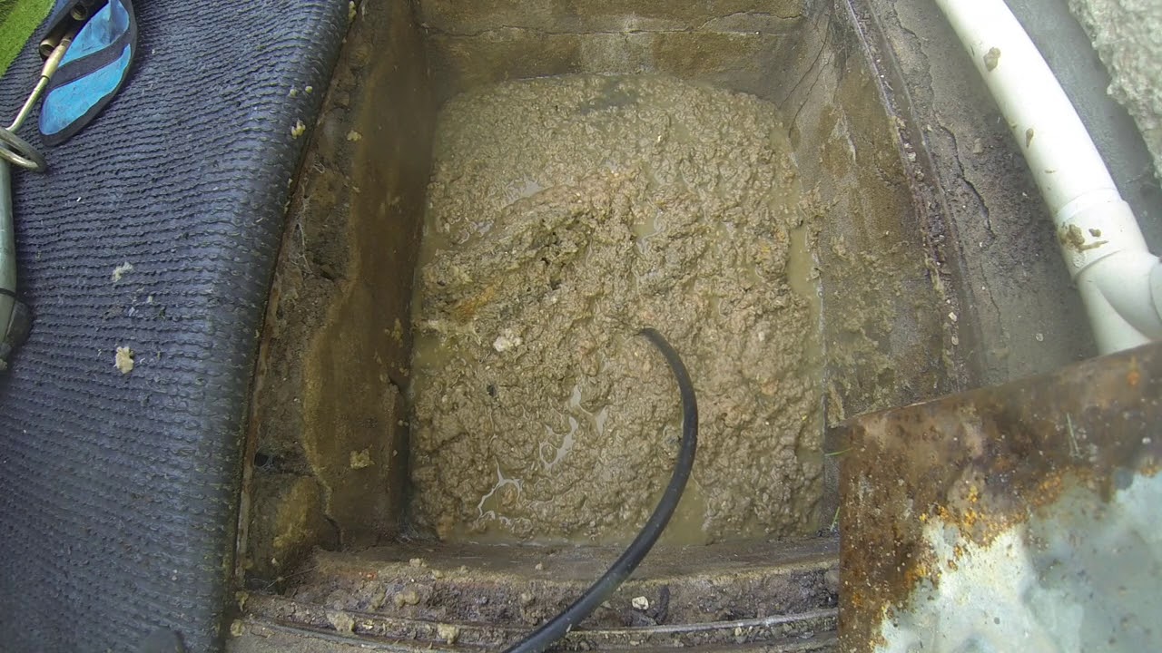 Blocked Drain / Drain unblocking (Rods_Away_127) YouTube