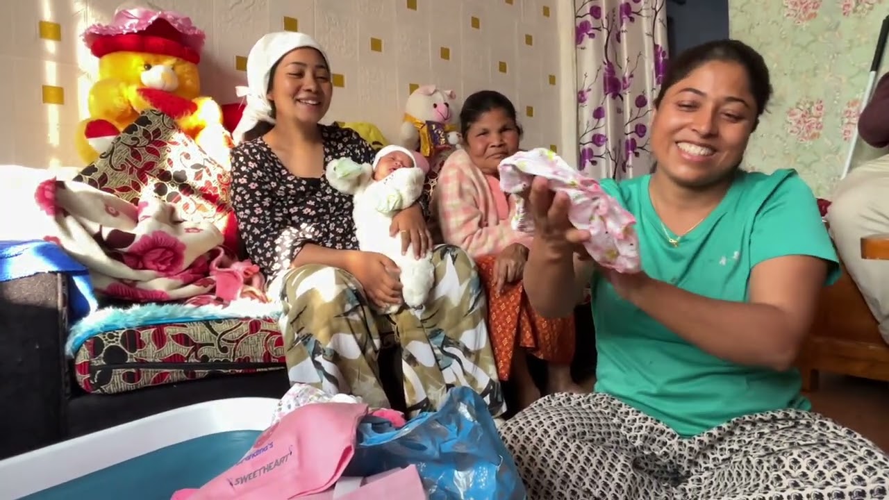 Unboxing gifts of our little angel ! 😇 