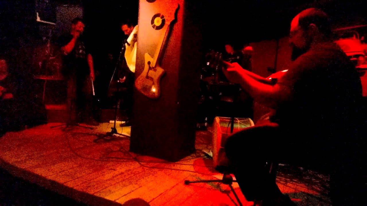 Възпело е пиле (Кайно Йесно Слонце)