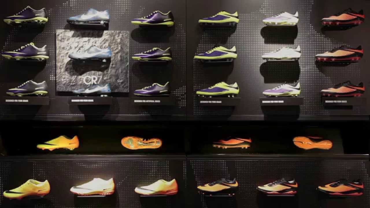 teller Verantwoordelijk persoon leerling Nike Digiwall: Amsterdam Store - YouTube