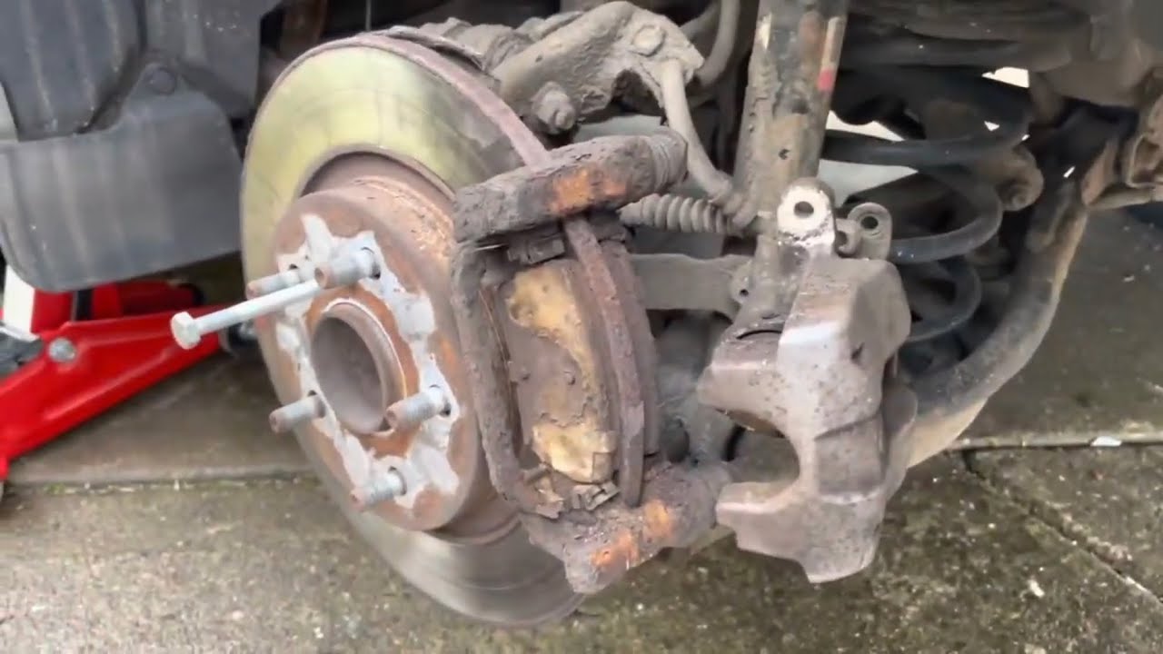 Toyota avensis T270, D4D, break pads and break disc replacement, 2008