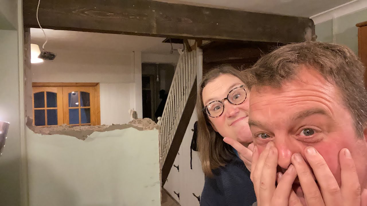 The Dusty Crow Virtual Pub (What Has Simon Dibnah Done!!)