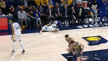 Stephen Curry Falls Down From the Bench - Shaqtin' A Fool - Warriors vs Pacers | Jan 28, 2019