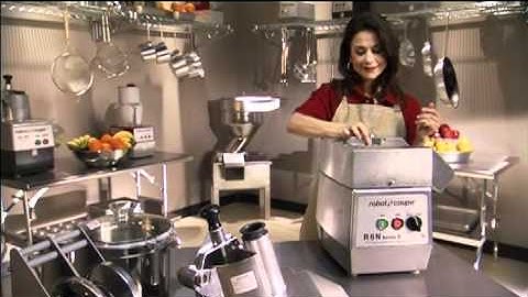 Using The Robot Coupe R602 Food Processor