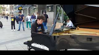 Linkin Park Piano Medley (In the End   What I've done) in pedestrian zone