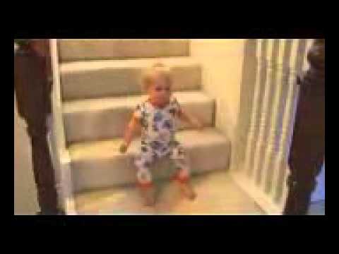 Video: Kada se mala djeca mogu spustiti niz stepenice?