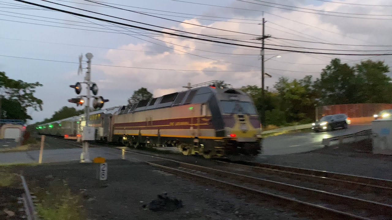NJ Transit Raritan Valley Line Train Pair Mountain Avenue w/ 4519 (9