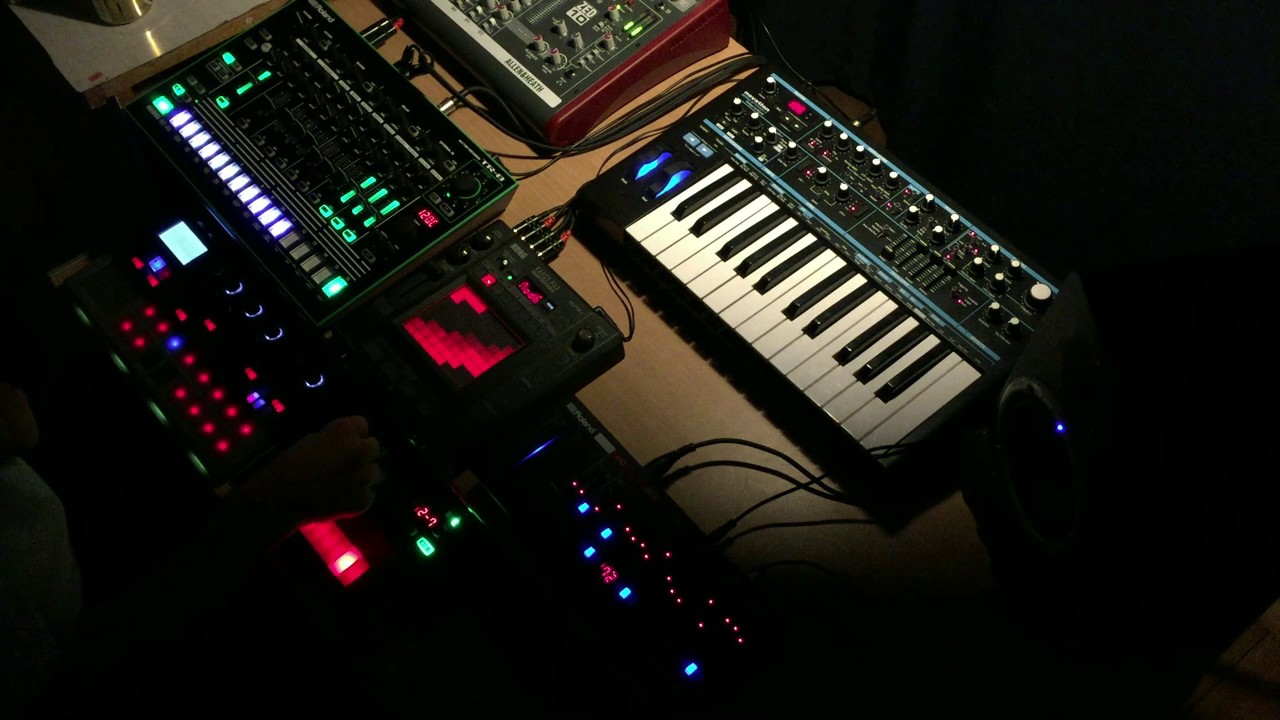 ADM777 - Hardware Live Techno Project.