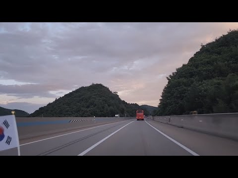 Night highway driving (×2배속)