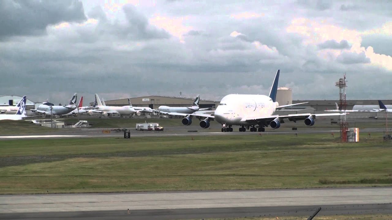 Boeing 747 Dreamlifter Landing FULL HD - YouTube