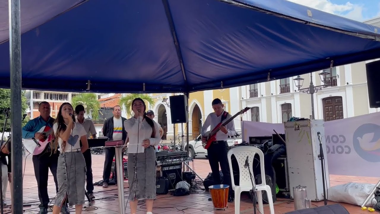 HERMANAS QUINTERO /En vivo / (desde el parque de Ocaña