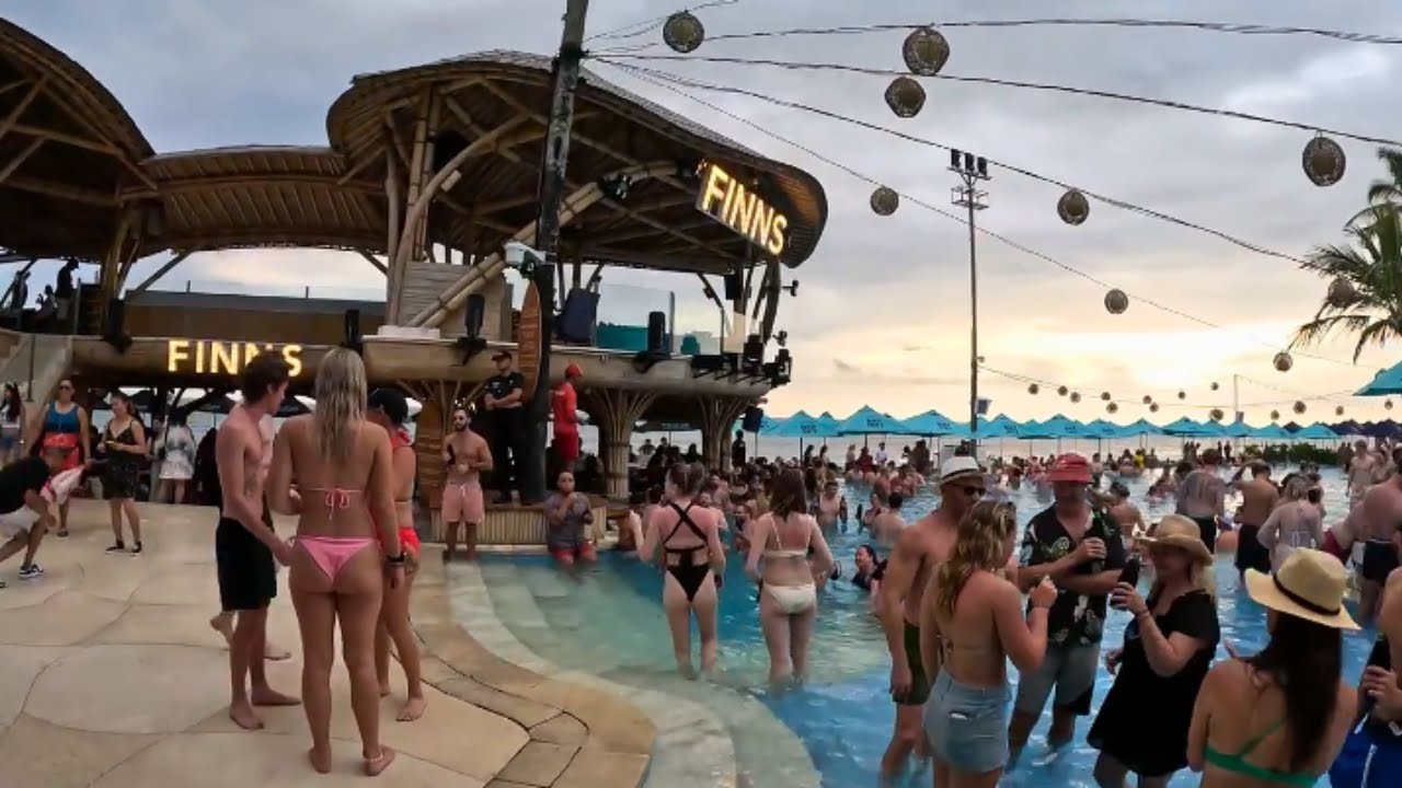 Finns Beach Club - Pool Party in Bali, Indonesia🇮🇩