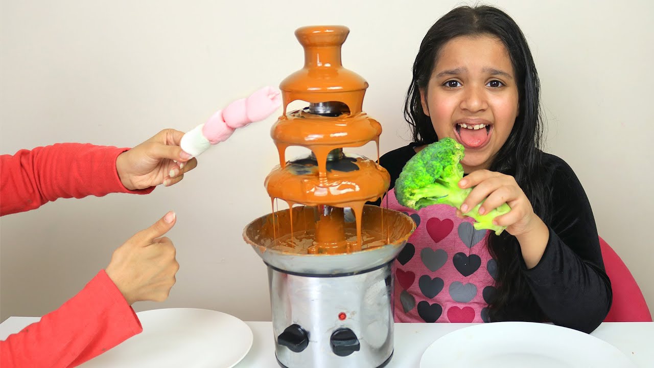 تحدي نافورة شكولاتة بين شفا و أختها !! شوفوا شو طلع لهم !! Chocolate Fountain Challenge YouTube