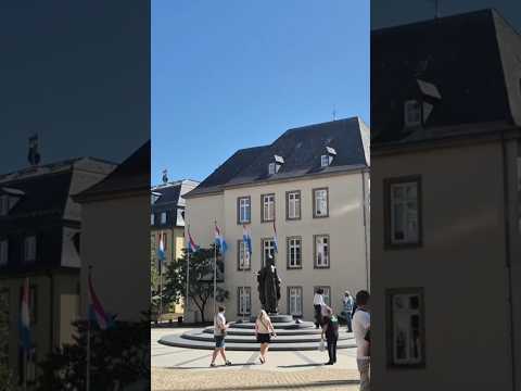 LUXEMBURG'DAKİ NOTRE-DAME KATEDRALİ VE MEYDANI