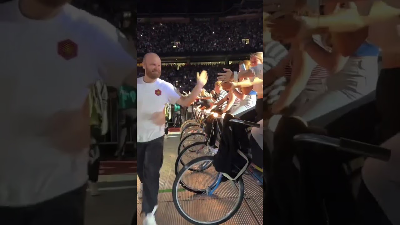 Fans with Coldplay Cute Moment Coldplay live in Amstetdam 2023
