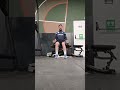 Salto con mancuernas desde sentado