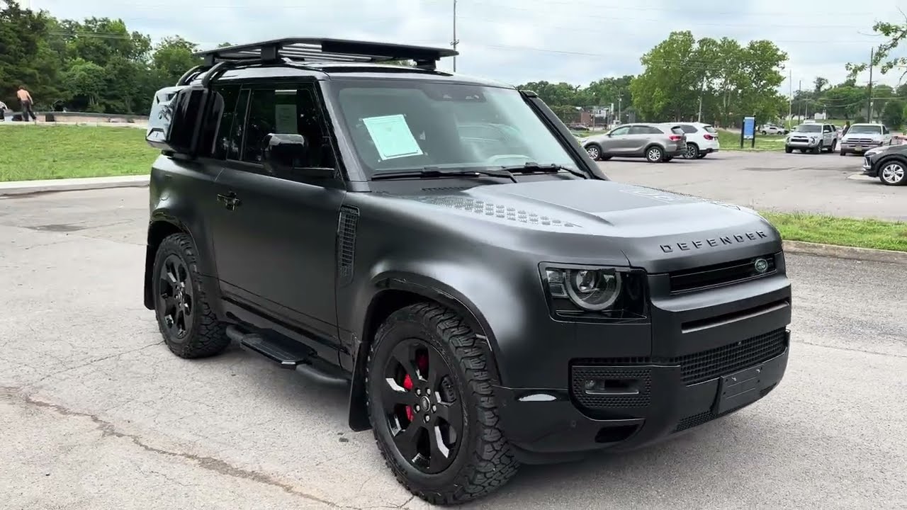 2024 Land Rover Defender 90 P400 X-Dynamic SE w/ EXPLORER BLACK