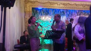 Harry Leiwakabessy medley Satu tambah satu -  To Night I Celebrate