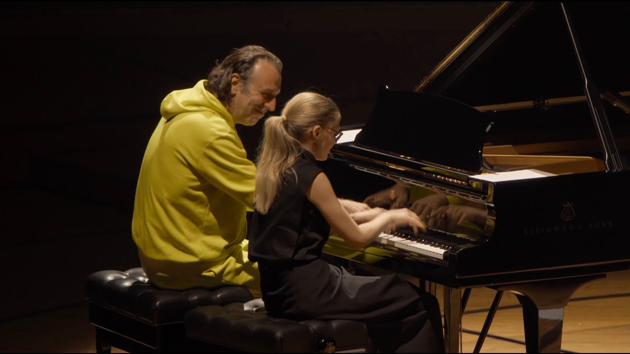 Chilly Gonzales & Johanna Summer - Oregano (live)