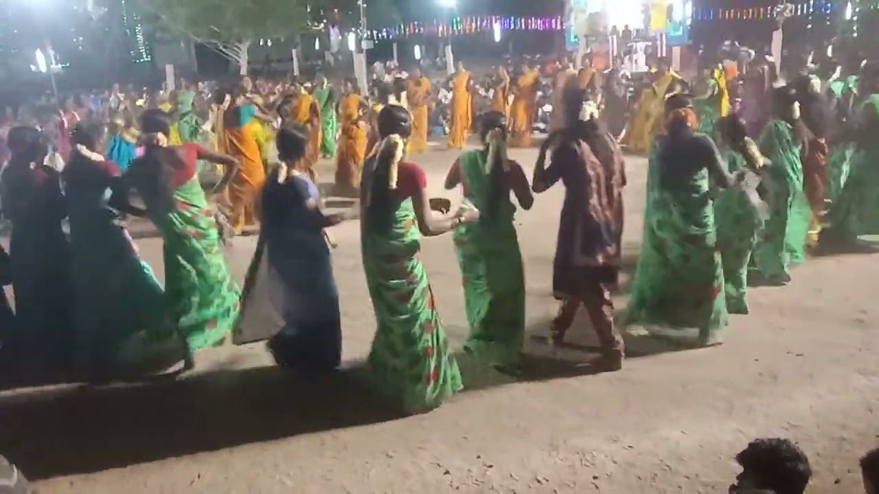 கமுதி தாலுகா தோப்படைப்பட்டி கிராமத்தில் அமைந்துள்ள முத்தாலம்மன் கோவில் கும்மிபாடல்