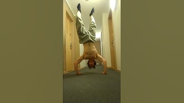 Clapping Handstand Push-Up (Attempt 1)