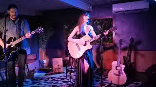 “With or Without You” - Carla Conrad (u2 Acoustic Cover @ Cafe Roux)