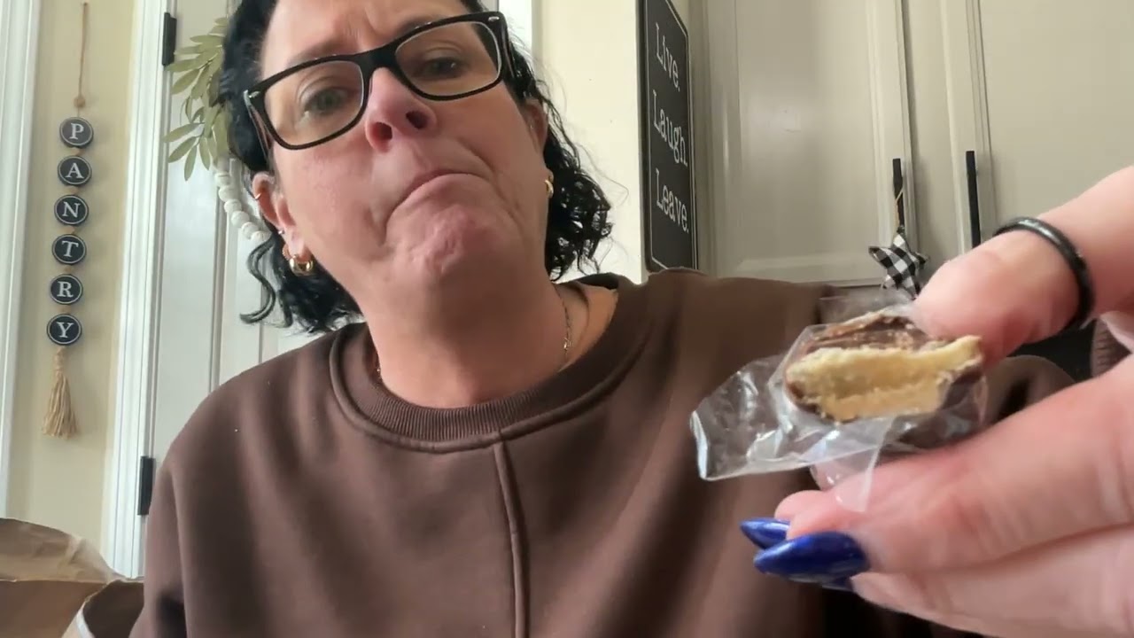 I'm obsessed with these chocolate bars! 120 calories of YUM!!