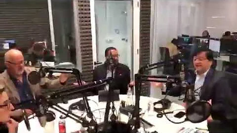 Federico Arreola abandona mesa debate de Adela Mic...