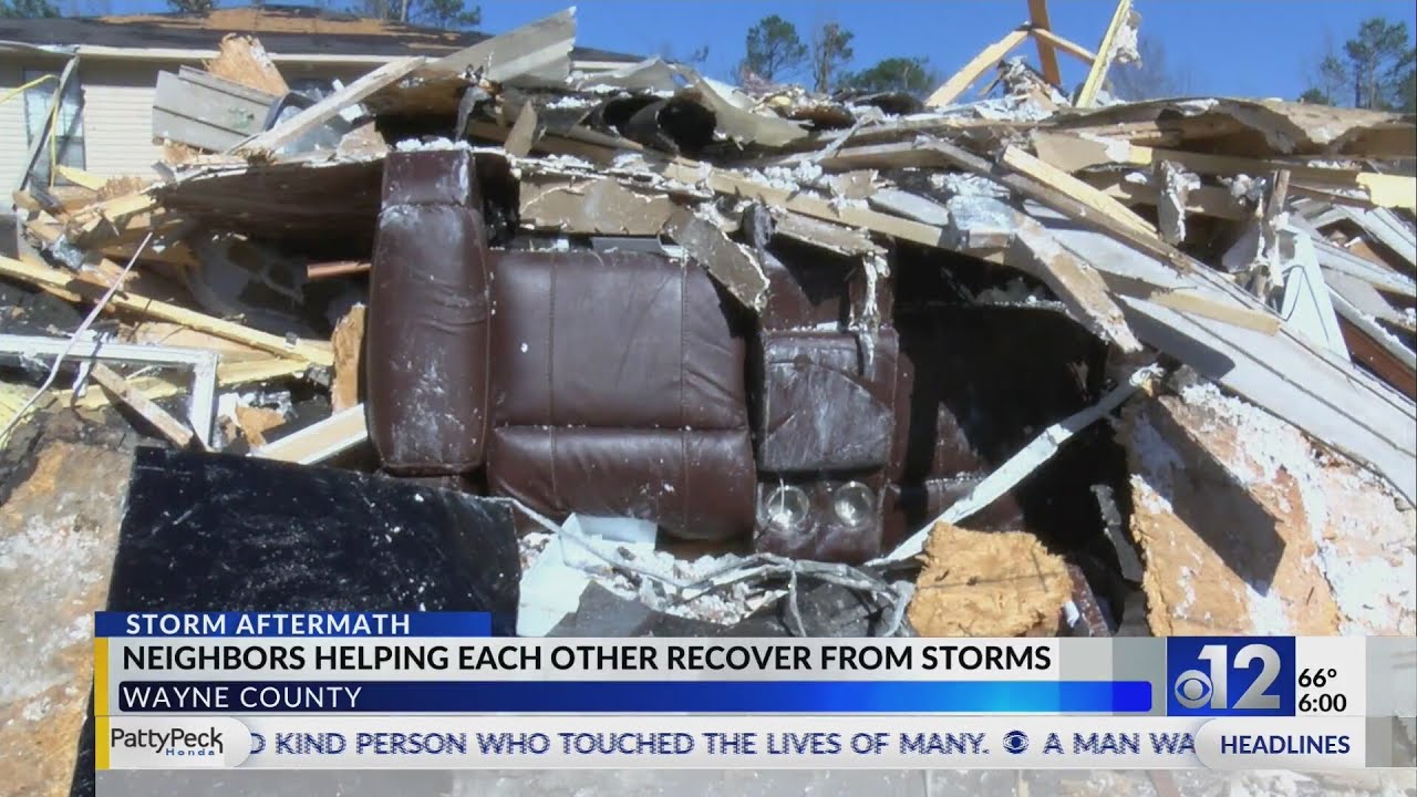 Mississippi neighbors help each other recover from storms - YouTube