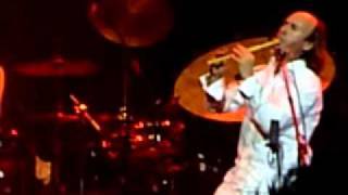 Carlos Nuñez y la Banda de Gaitas del Batallon San Patricio (Beyond the Darkness)