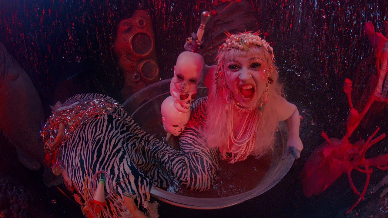 Hiatus Kaiyote - 'Canopic Jar' (Official Video) - YouTube