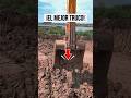 Por esto ves a los maquinistas meter el cucharón al agua