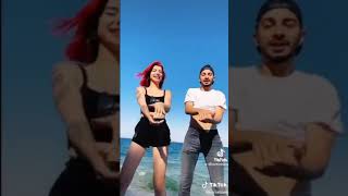 Biz Deliyiz Deli Bir Tane Akılımız Yok