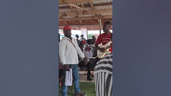 Nana Tabiri live performance of his song Yaa Adu