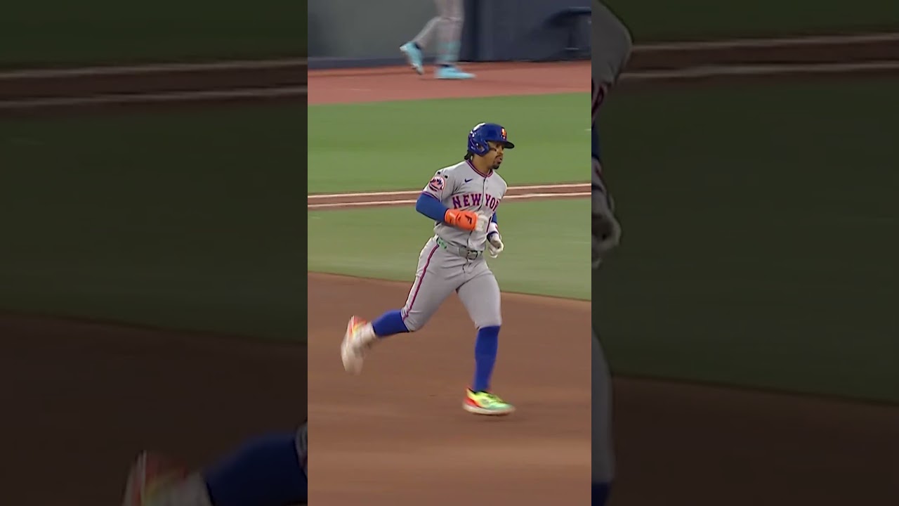 No doubter from Francisco Lindor! 😤
