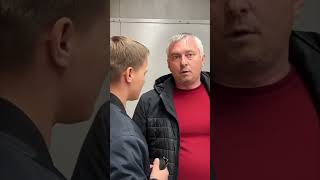 Охранник напал в магазине! Поставил на место борзого