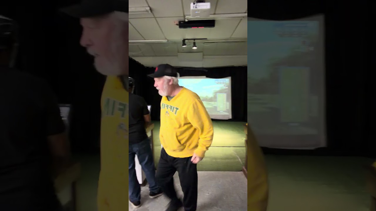  Kutologist indoor golf 