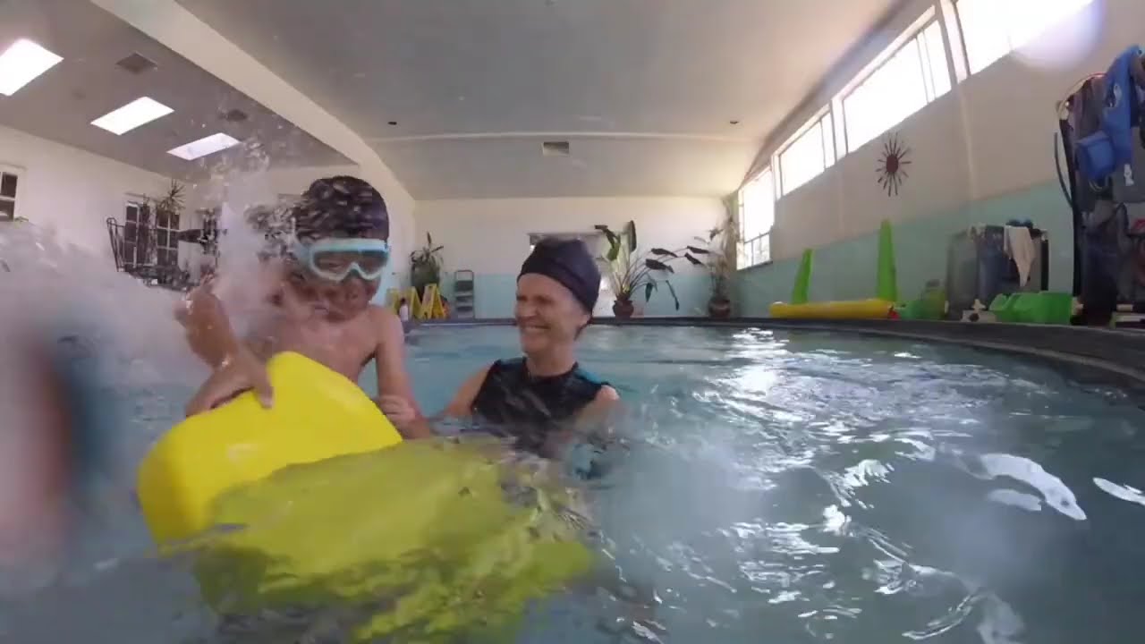 Swim Teacher’s Secret Tool: WAVONA Kickboard for Beginners