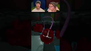 Push her off! #horror #poppyplaytime #gaming