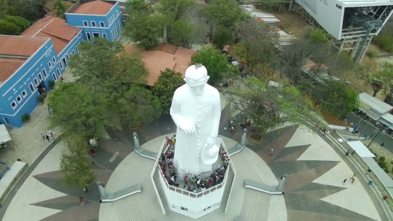 Igreja do Bom Jesus do Horto e estatua de Padre Cicero no Juazeiro do Norte - CE